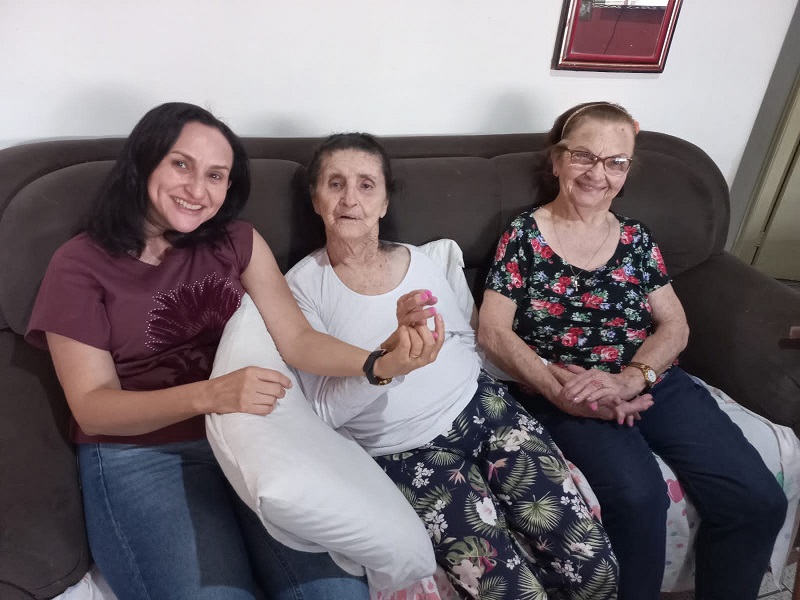 Silvana com a tia Maria José Gonçalves e com a mãe Rosina Inácio Gonçalves